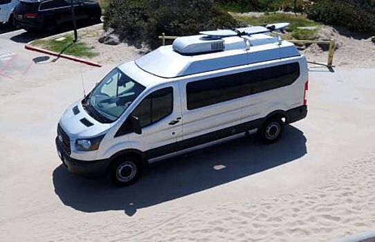 В ModVans спроектировали универсальный кемпер на базе Ford Transit