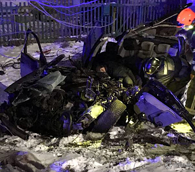 Автомобиль слетел с дороги в Кемерове: есть пострадавшие