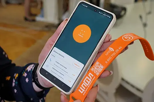 Встроенная память: пожилым людям в Самаре начали раздавать браслеты безопасности