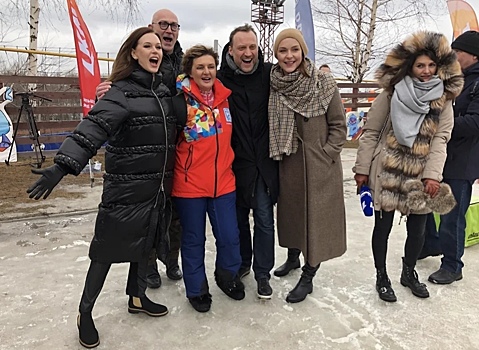 Ирина Безрукова, Павел Кабанов и другие звезды поддержали детей с инвалидностью на горнолыжном склоне
