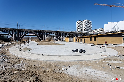 «Вы в мае придете кататься?»: в Волгограде вновь перенесли открытие большого зимнего городка