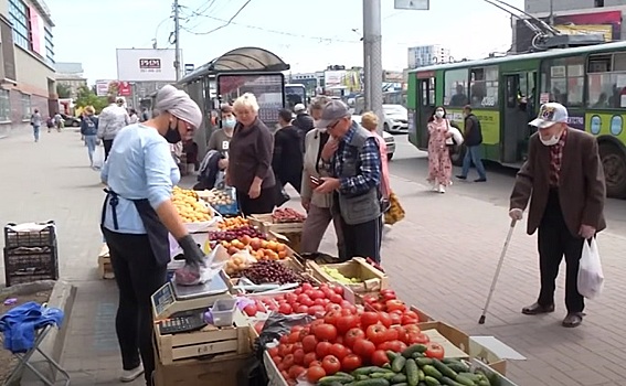 Незаконная уличная торговля процветает на площади Маркса