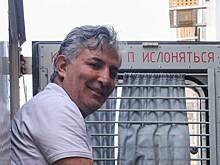 Обвиняемому в мошенничестве российскому экс-адвокату Эльману Пашаеву продлили арест