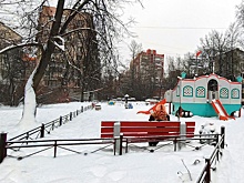 В Екатеринбурге воспитатели детсада забыли на прогулке ребенка