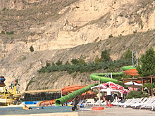 Купальный сезон в Ашхабаде: новый аквапарк приводит любителей плавания в восторг