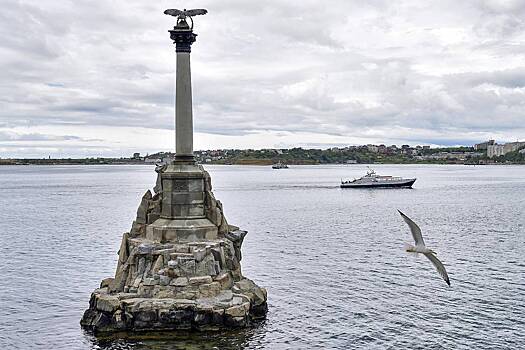 В Севастопольской бухте временно закрыли движение морского транспорта