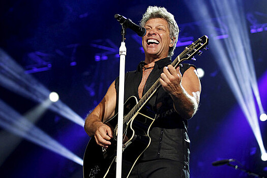 Лидер Bon Jovi станцевал с поклонницей в Москве