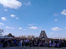 В Шахтах активисты благоустраивают мемориальные комплексы
