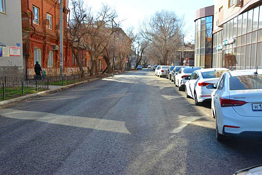 Стало известно, где в Астрахани уложили новый асфальт на выходных