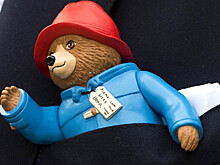 Медвежонок Паддингтон поблагодарил британскую королеву за все