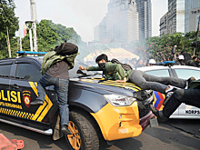 Столицу азиатской страны охватили жестокие протесты