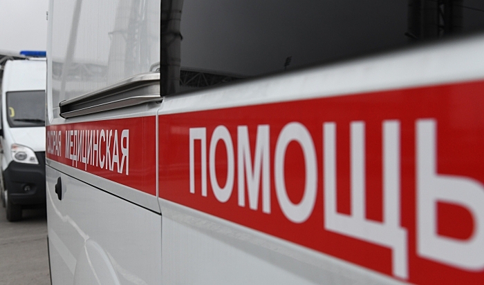 Иномарка в Волгоградской области влетела в отбойник, пострадал ребенок