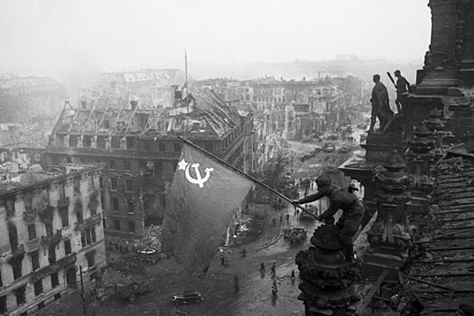 Как фашисты Советскую Россию «шапками закидали»