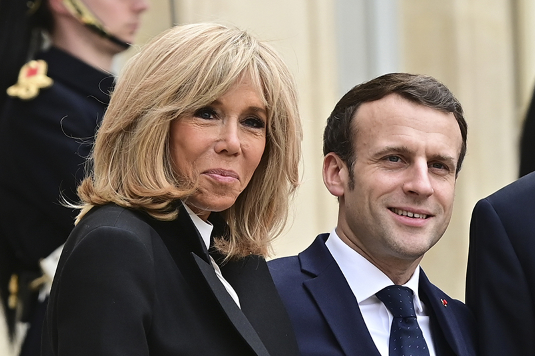Жена президента франции в молодости. Леди Франции Брижит Макрон. Жена президента Франции Эммануэля Макрона Брижит.