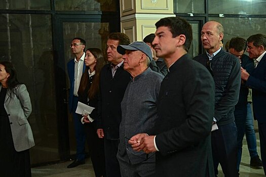 Минниханов поручил обновить фасад Дома печати на Баумана и других объектов