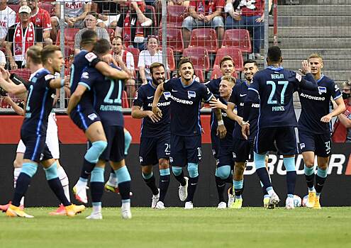 «Герта» взяла реванш у «Гамбурга» и осталась в Бундеслиге