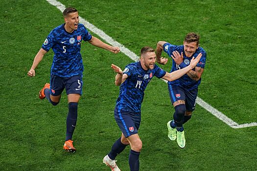 Стало известно, почему «ПСЖ» и «Фенербахче» не могут официально оформить переход Шкриньяра