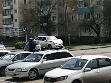 Легковушка протаранила дом в Кузбассе