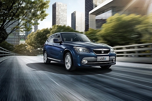 В Китае стартовали продажи гибридного «клона» BMW