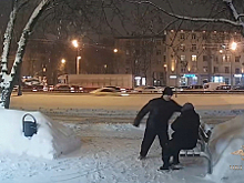 На юге Москвы полицейские задержали подозреваемого в ограблении пенсионерки