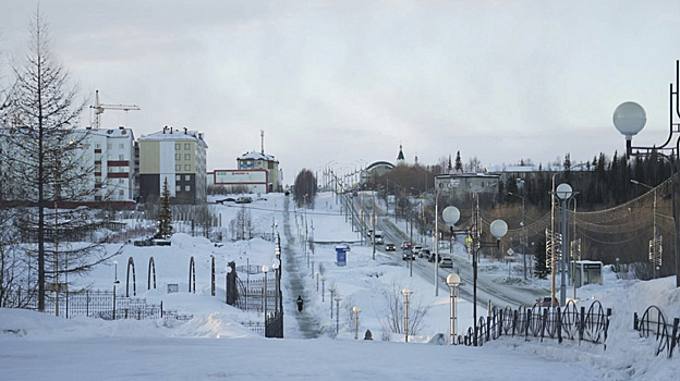 Глава Приуральского района проинспектировала объекты инфраструктуры в Харсаиме и Вылпосле