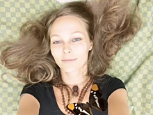 Вдова Децла появилась на мероприятии с обнаженной грудью