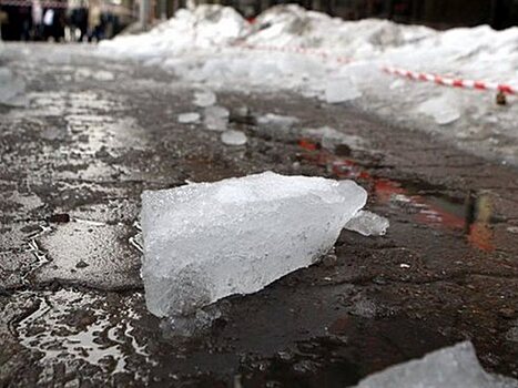 Оренбурженка отсудила компенсацию за поврежденную снегом машину