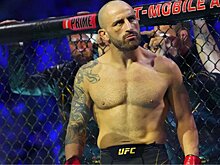 Александр Волкановски: «Жду победителя боя Топурия – Холлоуэй. UFC меня не торопит»