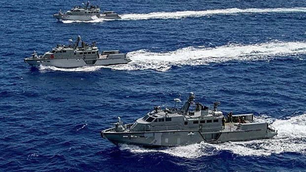 Украина обвинила ФСБ в попытках помешать кораблям