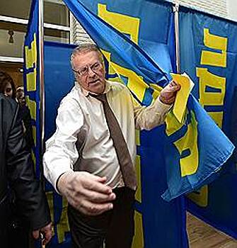 ЛДПР обновляет руководство, но не лидера