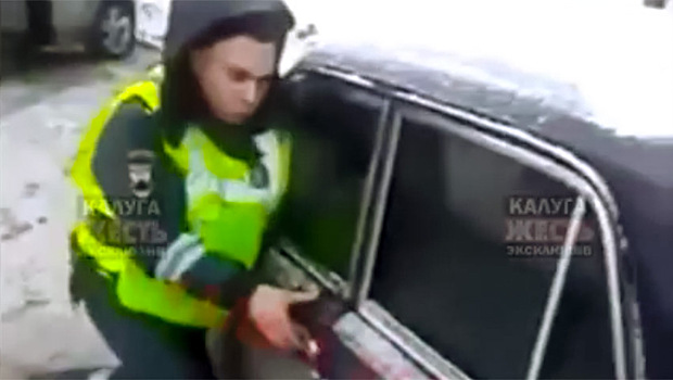 Видео жесткого задержания водителя в Калуге вызвало неоднозначную реакцию
