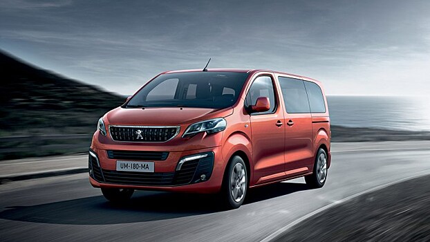 Миниэвн Peugeot Traveller оценили в 1,99 млн рублей