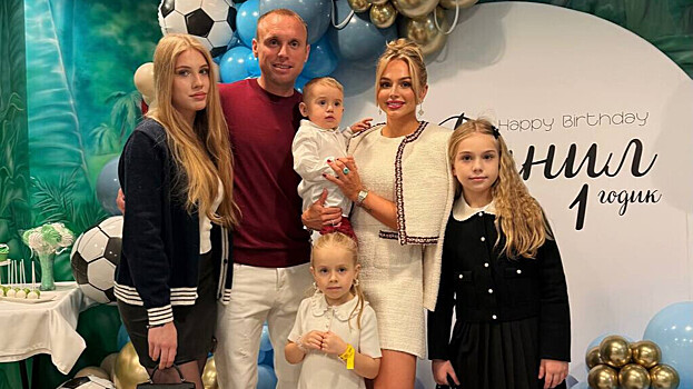 Денис Глушаков: «У меня три прекрасных дочки, но сына они не заменят»