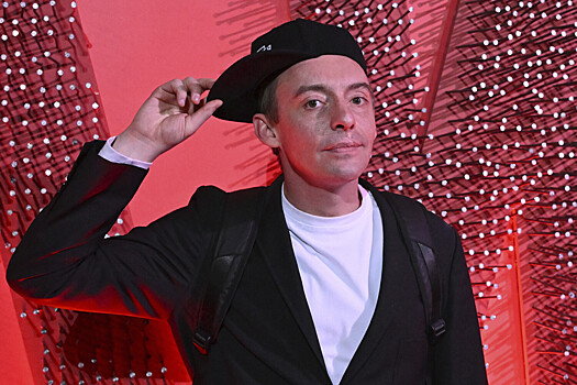 Актера Илью Деля после падения из окна доставили в реанимацию