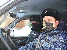          В Кирове бойцы Росгвардии оказали помощь прохожему, у которого случился приступ эпилепсии       