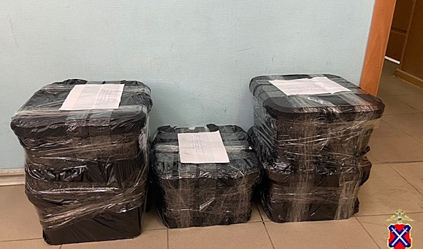 Волгоградские полицейские обнаружили в автобусе 65 кг красной икры