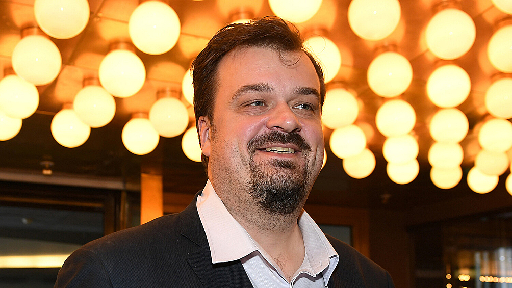 Спортивный комментатор, телеведущий Василий Уткин на премьере фильма «Хороший мальчик» в кинотеатре «Москва», 2016 год