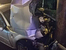 Непристегнутый водитель погиб в Ижевске при столкновении со столбом