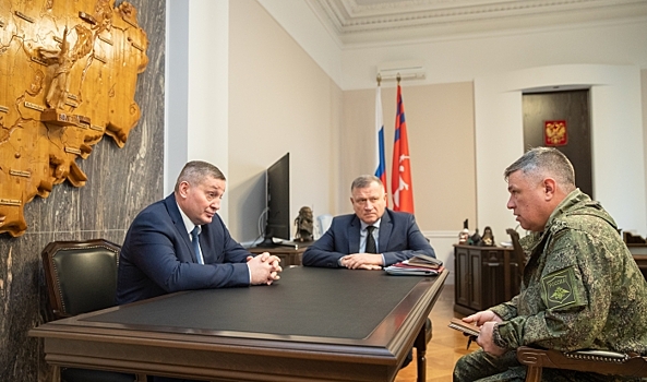Бочаров провел рабочую встречу с начальником Волгоградского гарнизона