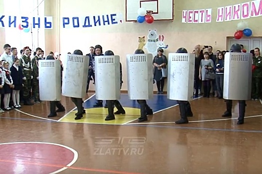 Власти Златоуста объяснили выступление взвода спецназа в школе