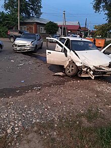 Пассажирка легковушки пострадала в аварии в Саратовской области
