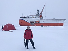 Новая дрейфующая станция "Северный полюс-42" начала работу с метеосводки