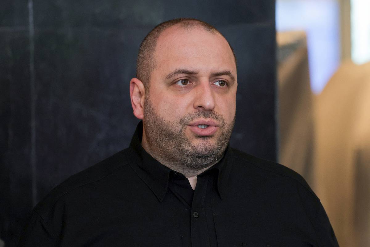 Стало известно о неожиданном визите Умерова в Берлин