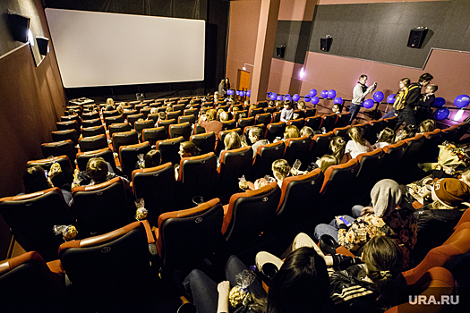 В ХМАО зрители разобрали места на бесплатные сеансы кино