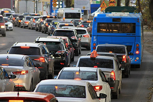 Восьмибалльные пробки образовались на улицах Кемерова