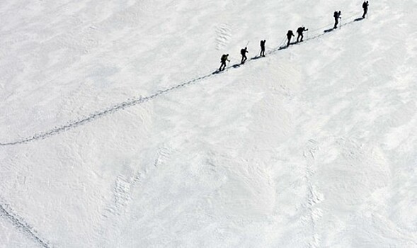 Пропавших в Гималаях альпинистов нашли мертвыми