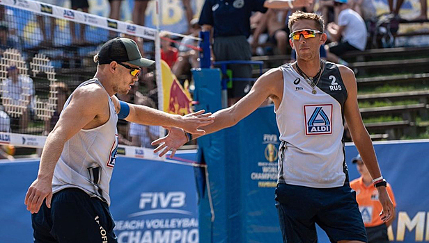Лешуков и Семёнов — серебряные призёры ЧЕ по пляжнму волейболу в Москве