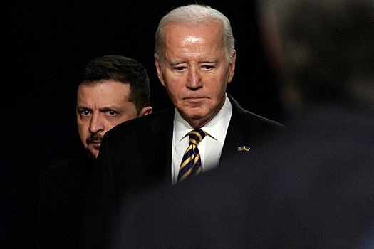 Политолог оценил «слив» военного компромата на Байдена и Зеленского