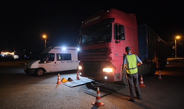 В Волгоградской области грузовикам снова ограничат движение по дорогам
