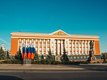 Александр Хинштейн поздравил курян с Днём весны и труда
